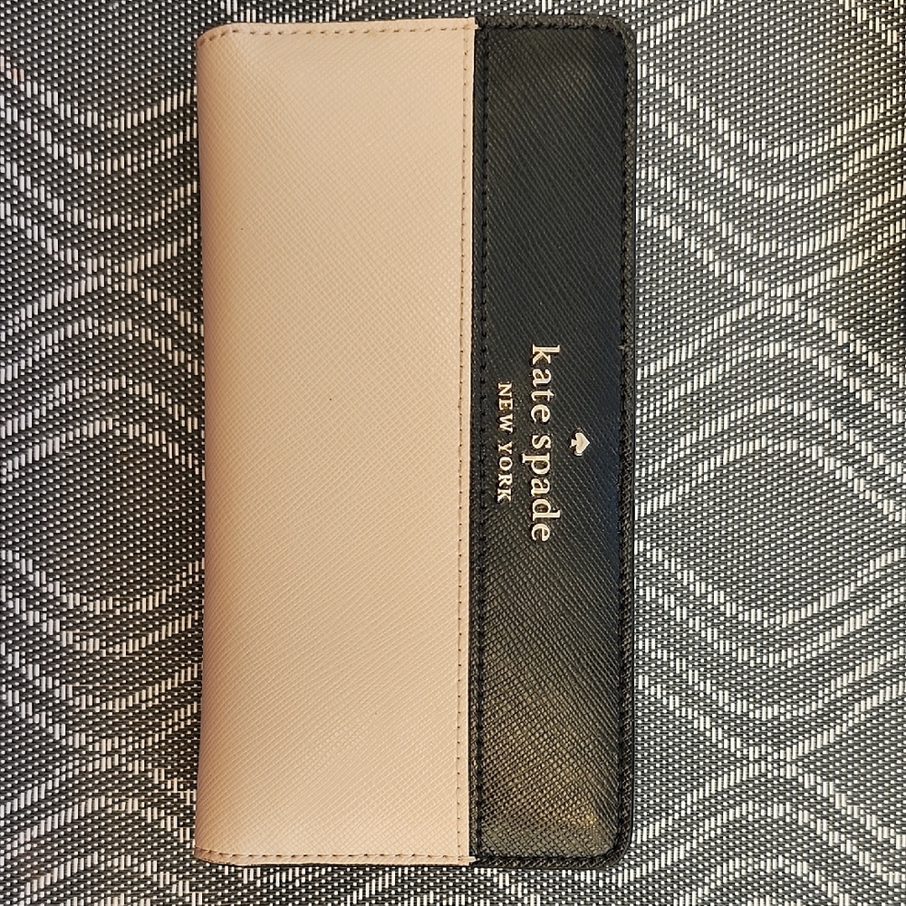 Kate Spade Two-Tone Wallet in Cream and Black